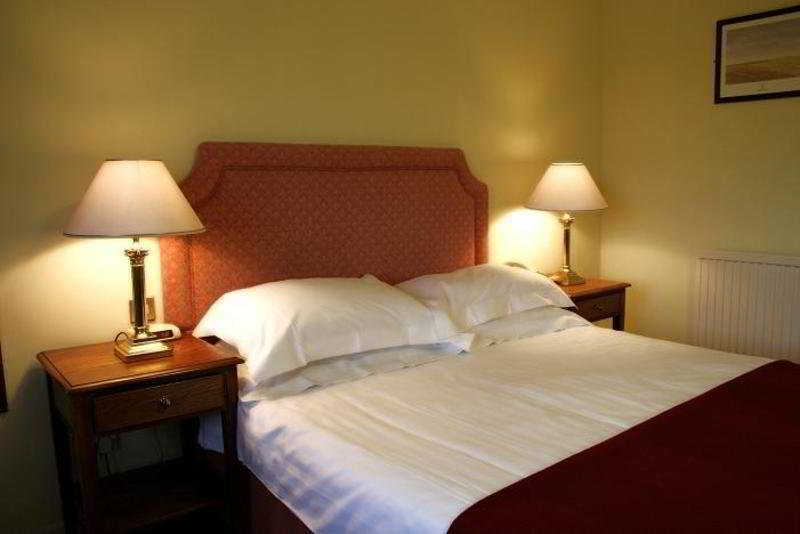 Wild Boar Hotel Beeston  Экстерьер фото